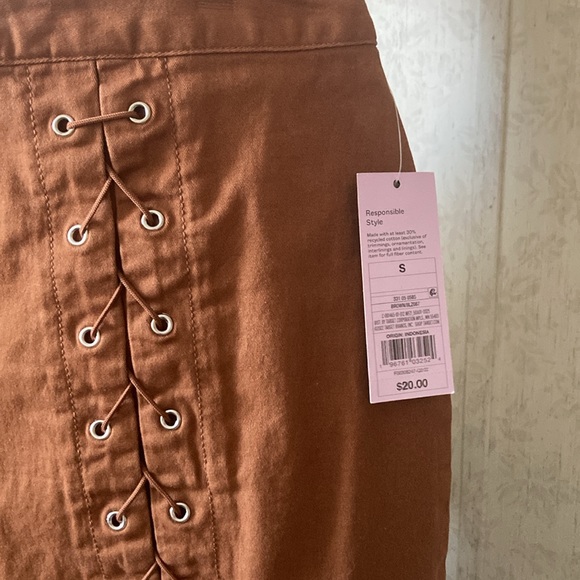 Brown Skirt - Picture 3 of 3